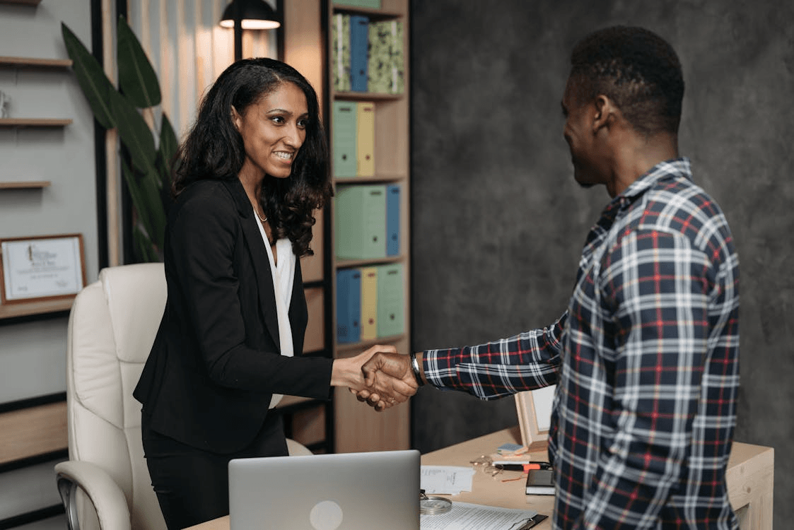 Why you’re struggling to raise funds and how to build an irresistible investment dossier (Mango&Partners framework)